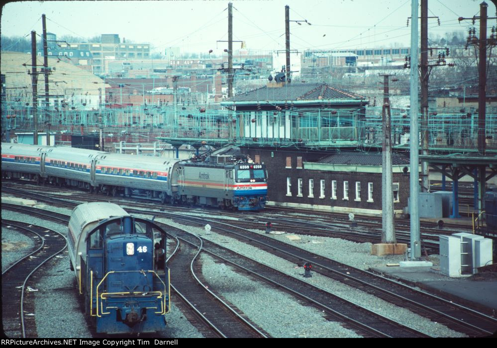 AMTK 905 arrives on train 183